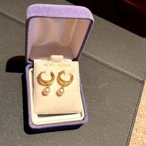 10K gold and pearl earrings